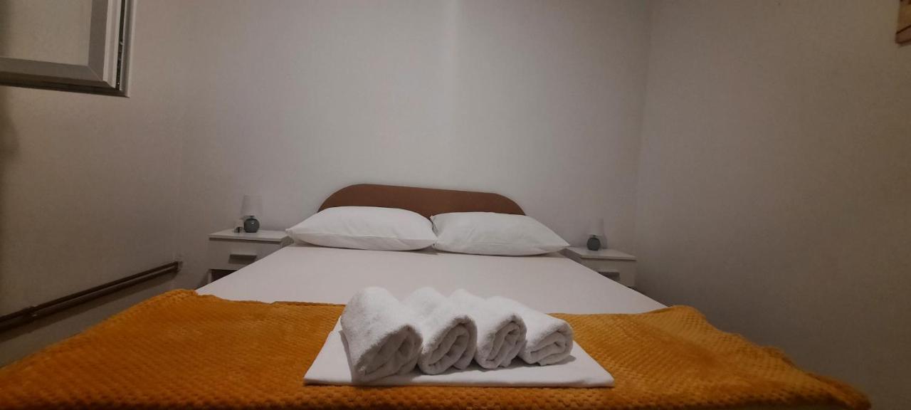 Apartment Elena Galovac  Ngoại thất bức ảnh